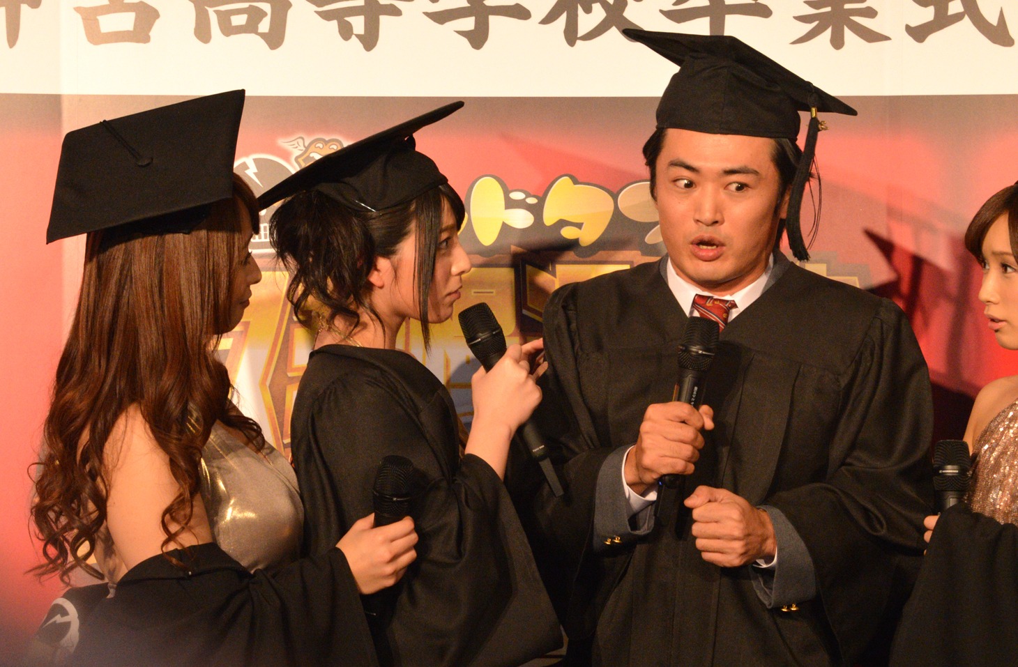 映画「ゴッドタン キス我慢選手権 THE MOVIE2 サイキック・ラブ」DVD / Blu-ray発売記念記者会見の様子。