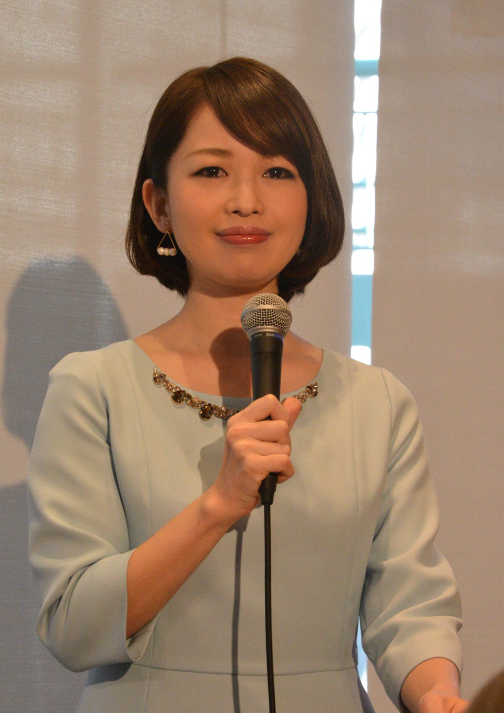 進行役の松丸友紀アナウンサー。