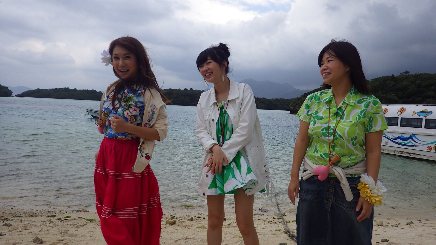女性チームの3名。(c)CBC