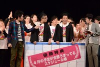 優勝特典を受け取ったブッダマリア。