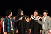 中央2人は昨年優勝者のフルフロンタル。