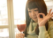 「おねがい徒歩圏内」のPVに出演するかもめんたる槙尾。