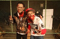 左から般若、窪塚洋介。