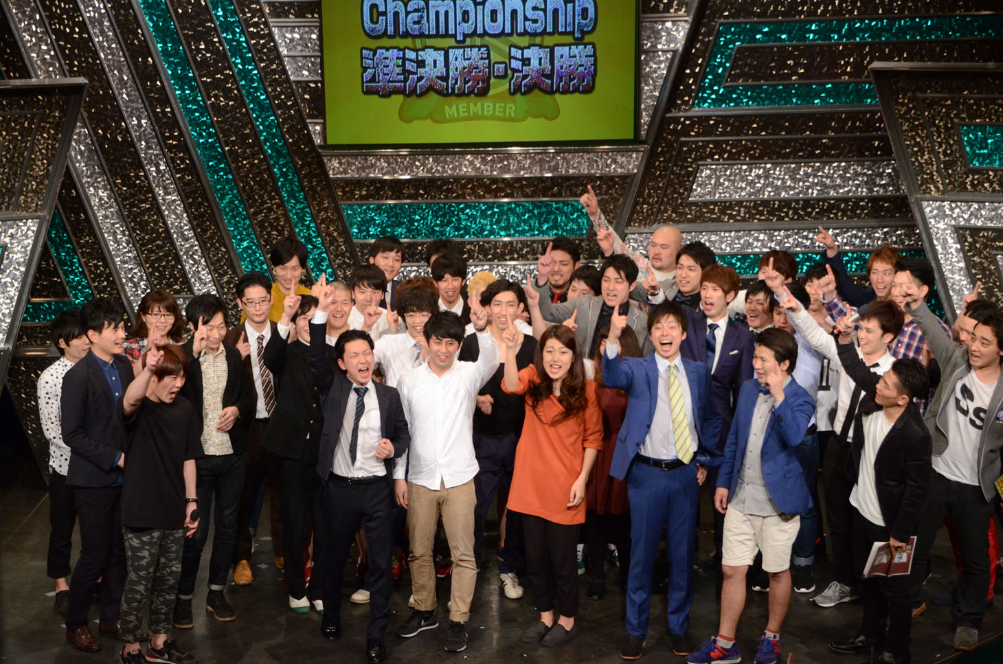 ニューヨーク嶋佐の「フィンガー!!」でライブは締めくくられた。