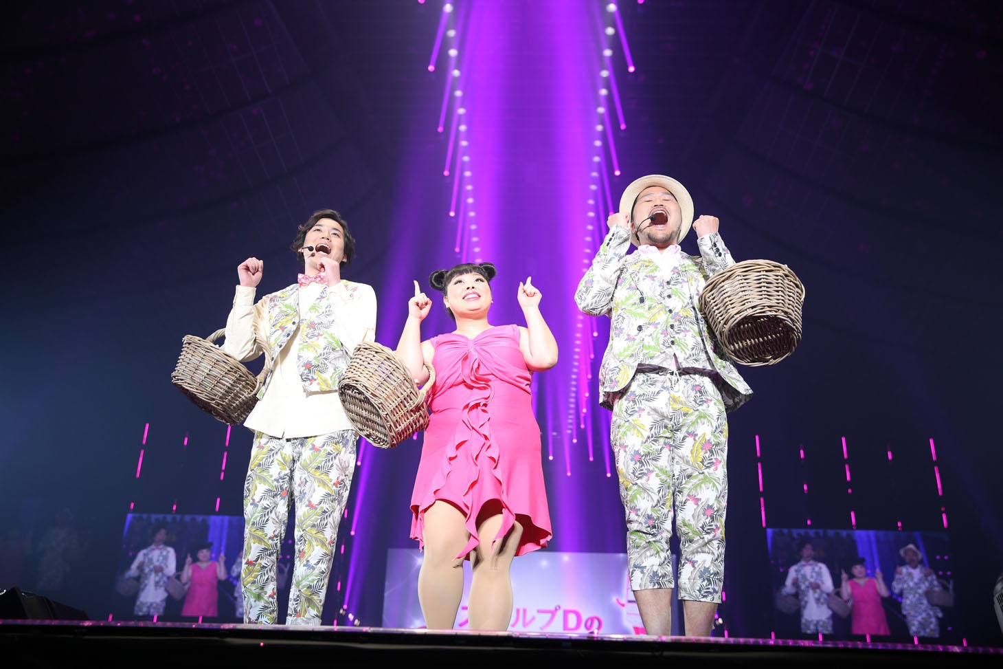 TGC「アンファー#まつ育ステージ」の様子。(c)TOKYO GIRLS COLLECTION 2015 SPRING / SUMMER