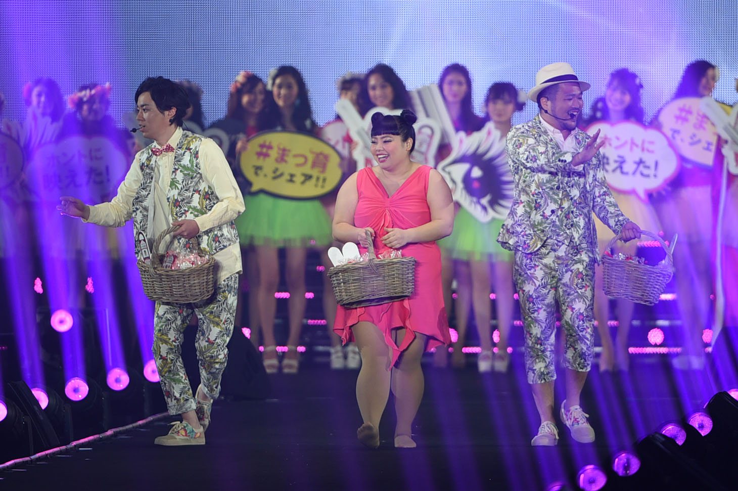 TGC「アンファー#まつ育ステージ」の様子。(c)TOKYO GIRLS COLLECTION 2015 SPRING / SUMMER