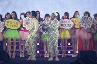 TGC「アンファー#まつ育ステージ」の様子。(c)TOKYO GIRLS COLLECTION 2015 SPRING / SUMMER