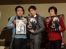 左から、どきどきキャンプ岸、原口あきまさ、小山力也。