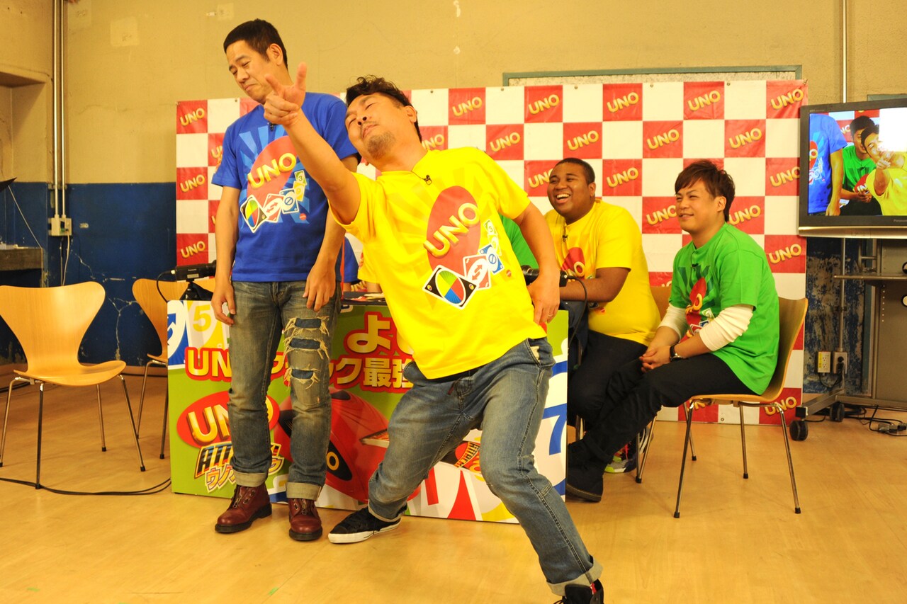 全力で「ラッスン」を披露したFUJIWARA。