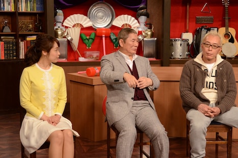 片山千恵子NHKアナウンサー、ビートたけし、所ジョージ（左から）