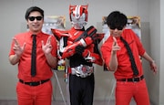 左からはまやねん、仮面ライダードライブ、田中シングル。2015「スーパーヒーロー大戦 GP」製作委員会 (c)石森プロ・テレビ朝日・ADK・東映 AG・東映ビデオ・東映