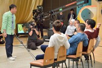 「～夜のせやねん！～ちゃうやろ！」収録中の様子。(c)MBS