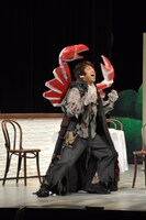 昨年行われた旗揚げ公演「恐怖 タコ公園のタコ女」のワンシーン。