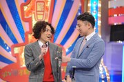「漫才Loversスペシャル ytv漫才新人賞決定戦」でネタを披露する学天即。(c)読売テレビ