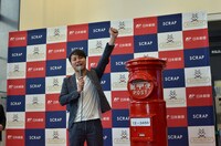 謎解きにあっさり成功するNON STYLE井上。