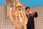 イカ大王と内村光良。写真は今年3月に行われた取材会の様子。