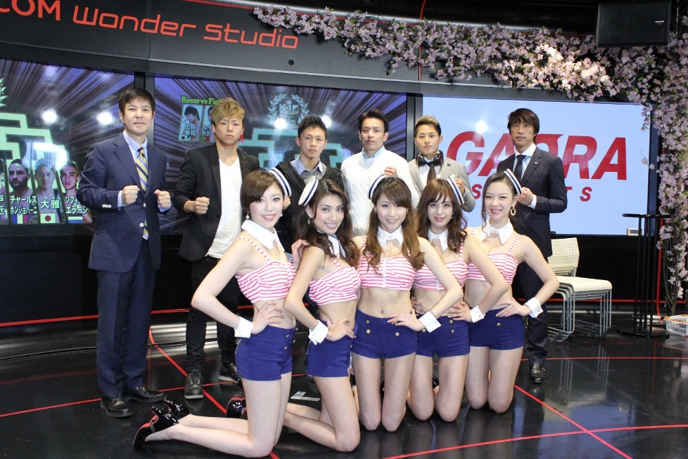 イベントに出演した関根勤（左端）ら。(c)M-1 Sports Media