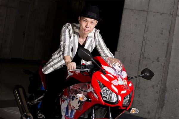 ハライチ岩井がマンガ「ばくおん!!」の魅力熱弁、バイク痛車にもまたがる