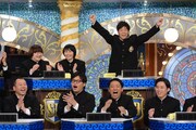 ウケたことに「やったー！」と喜ぶ陣内智則。(c)日本テレビ
