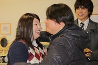 「五つ星ツーリスト～最高の旅、ご案内します!!～」クランクアップの様子。(c)読売テレビ