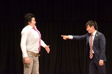 マツモトクラブお気に入りのネタを披露する湘南デストラーデ。