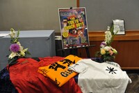 会場に飾られた三五十五ゆかりの衣装。