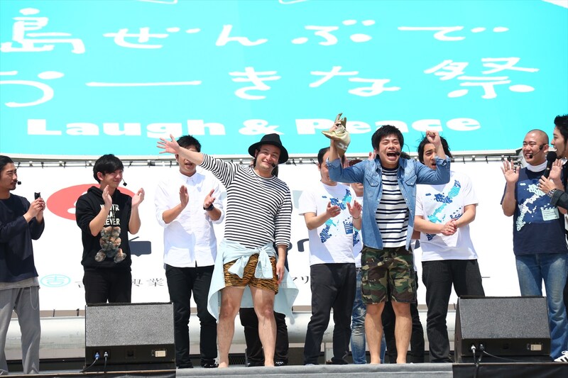 「ちゅらイイGIRLS UP!ステージ」に登場したバンビーノ(手前中央)。