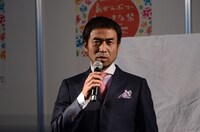 厳かな雰囲気を漂わせるワッキー。