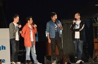 オールエンディングのMCを務めたガレッジセール、スリムクラブ（左から）。