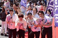 フォトセッションに応じるジャングルポケット。