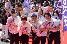 フォトセッションに応じるジャングルポケット。