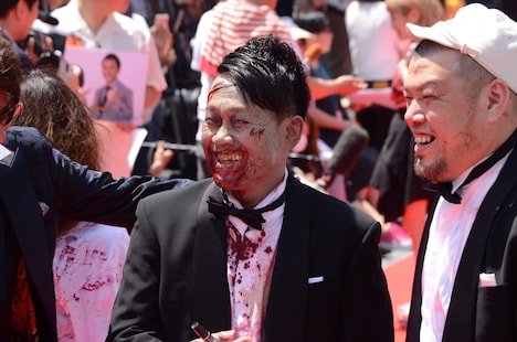 ゾンビメイクで登場した宮川大輔と野性爆弾・川島（左から）。
