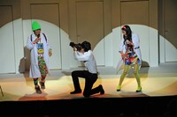 「時代に流されろ！」のワンシーン。