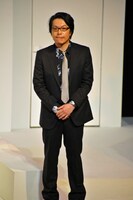 「時代に流されろ！」カーテンコールに登場した犬の心・押見。