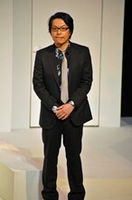 「時代に流されろ！」カーテンコールに登場した犬の心・押見。