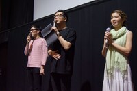 舞台挨拶の様子。