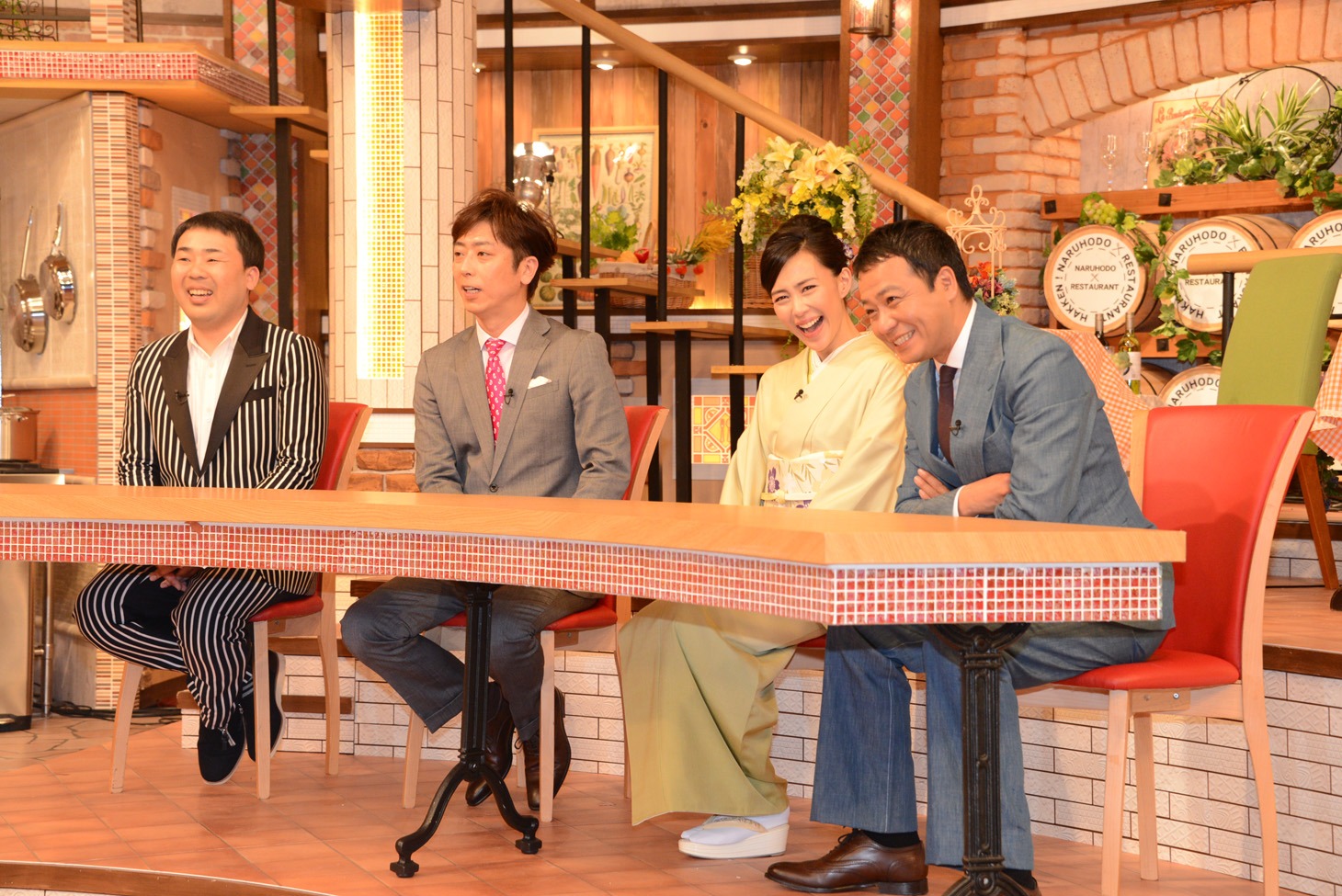 「発見！なるほどレストラン」会見の様子。