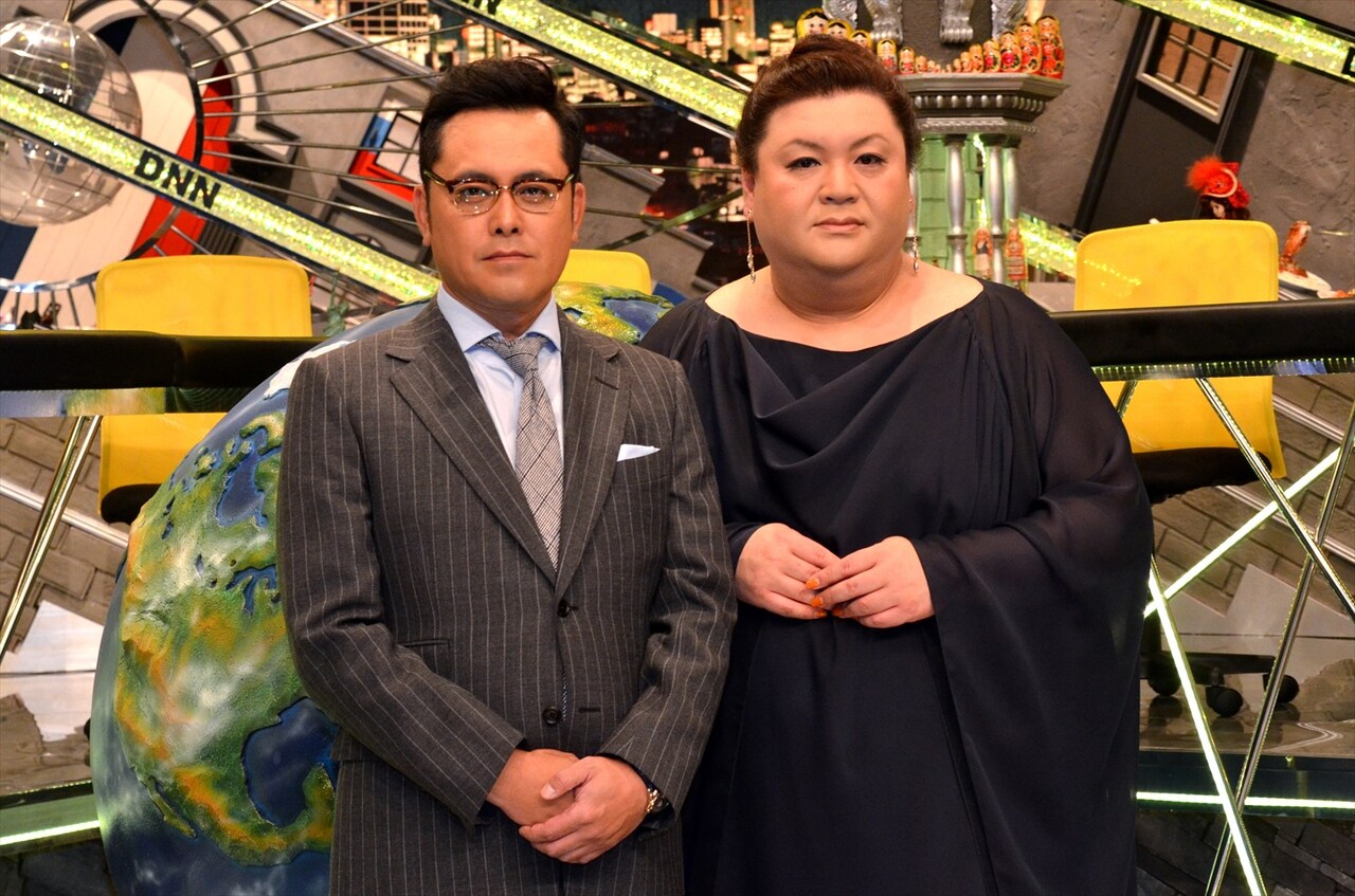 「全力！脱力タイムズ」に出演する（左から）くりぃむしちゅー有田、マツコ・デラックス。