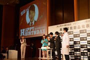 宮迫の誕生日をサプライズで祝福。