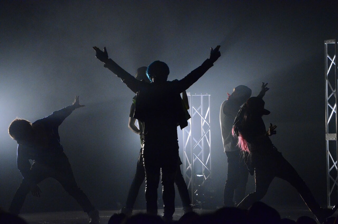 8.6秒が“史上最速”2nd DVD発売、ゲスト多数の単独ライブ収録