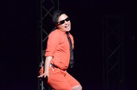 一発ギャグを披露するはまやねん。