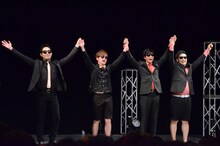 オリエンタルラジオ、8.6秒バズーカー（左から）