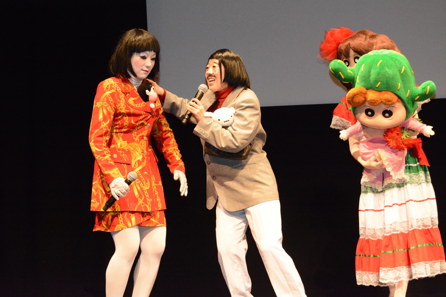 朱美ちゃんと細貝さんのキャラクターで登場した日本エレキテル連合。