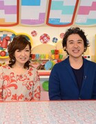 「妄想ニホン料理」のMCを務める清水ミチコとムロツヨシ。