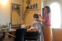 映画「先生と迷い猫」のワンシーン。 (c)2015「先生と迷い猫」製作委員会