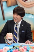 「笑神様は突然に…春が来て、あったかいんだからぁスペシャル」MCの内村光良。(c)日本テレビ