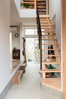 こだわりを感じる土間玄関の様子。