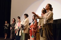 初日舞台挨拶の様子。