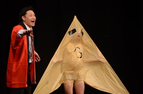 わらび舞妓ちゃんの弟・生八つ橋くんと西陣織夫（左）。