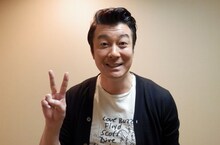 「イルネス製作所～今世紀最大の発明～」を開催する極楽とんぼ・加藤浩次。